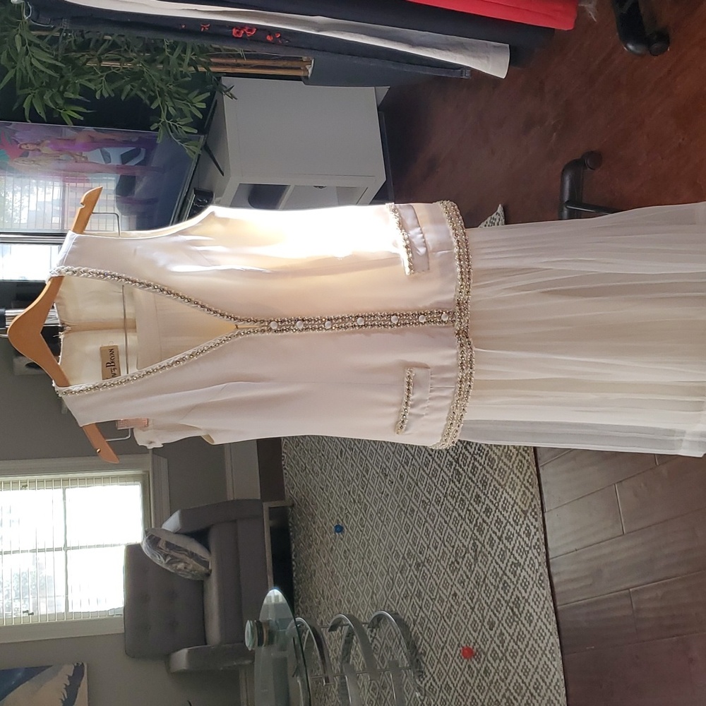 JACK BRYAN ONE-OF-A-KIND Vintage beaded vest and pleated chiffon skirt. Size 4.